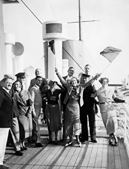 Alcantara: Passengers on board the cruise ship Alcantara, 1932