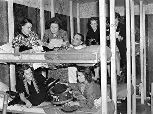 Bunk: Passengers of the Ile de France below deck, 1939