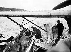 Wannsee: Passengers leave a Superwal flying boat