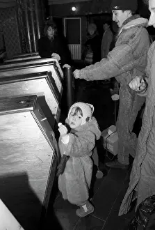 Enter: Passengers of Moscow Metro, 1992