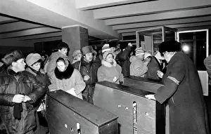 Enter: Passengers of Moscow Metro, 1995