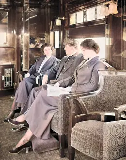 Deluxe: Passengers in the observation car on a deluxe overland limit