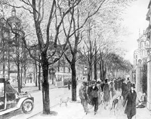 Stroller: Passers-by on the Kurfurstendamm in Berlin, 1911