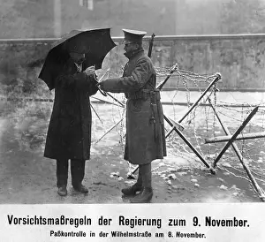 Expected: Passport control performed by a Reichswehr soldier, 1919