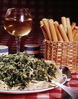 Clams: Pasta with Spinach and Clam Sauce Bread Sticks
