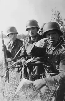 Instructs: Patrol on the eastern front, 1941