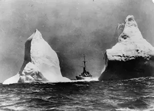 Icebergs: Patrol ship between two icebergs