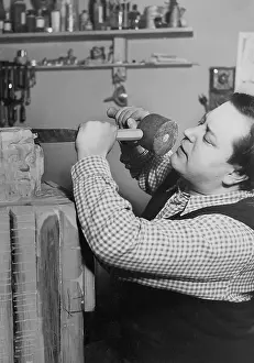 Sculpting: Paul Dahlke, 1941