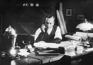 Hartl: Paul Hartmann in F. P.1 Doesn't Answer, 1932