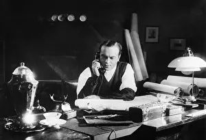 Samovar: Paul Hartmann in F.P.1 Doesn't Answer, 1932