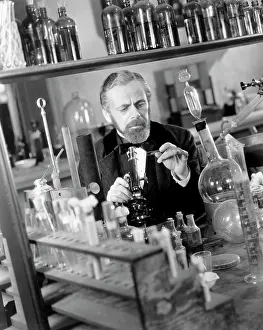 Muni: Paul Muni - Actor - Hollywood - Historical