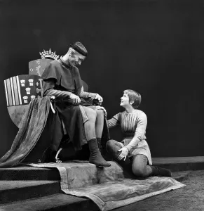 Lark: Paul Roebling - Julie Harris