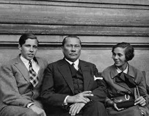 Wegener: Paul Wegener with his son and Charlotte Meyer, 1928