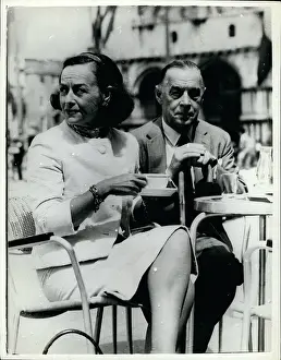 Mari: Paulette Goddard, actress, and husband
