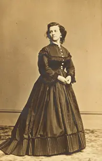 Cushman: Pauline Cushman, full-length portrait, standing, facing left