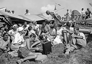 Rhon: Pause during a gliding competition, 1933