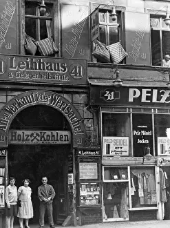 Jackets: Pawn shop in Germany, 1920