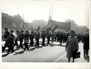 Wandel: Peace demonstration, former state opera, East Berlin