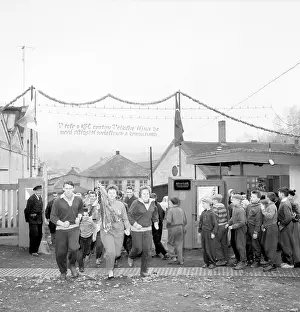 Enthousiastic: Peace and Friendship Relay - 1960