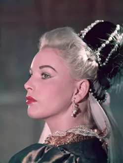 Woof: PEARL TRIMMED HEADDRESS
