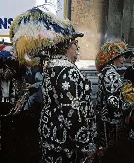 Pearly: Pearly Queens