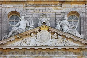 Anguier: Pediment, Chateau de Vaux-le-Vicomte, Maincy