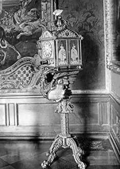 Viewer: Peep box, 1716