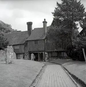 Churchyard: Penshurst Churchyard, Kent