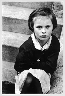 Stephensroger: PENSIVE LITTLE GIRL