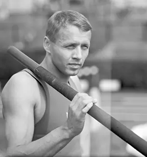 Readies: Pentti Nikula - pole vault - track and field