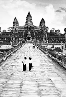Khmer: People approaching Angkor Wat, Cambodia