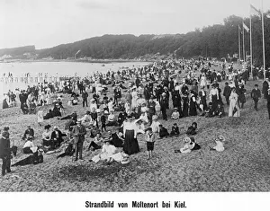 Swimwear: People on a beach holiday, 1913