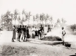 Pyre: People around a cremation funeral pyre, India