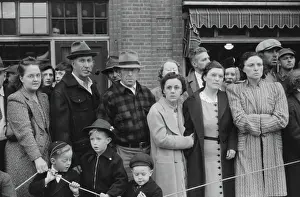 Presque: People - Crowd - Spectators - Event