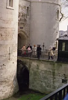 Enter: People entering the Tower of London