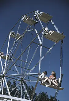 Thrill: People - Ferris wheel - carnival