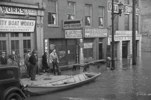 Louisville: People - Flood - Disaster - Kentucky