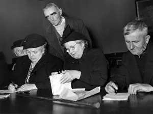 Zerstorungen: People from Helgoland vote for the first time
