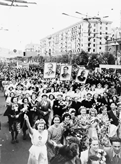 Tercentenary: People of Kiev at a demonstration to honor ?