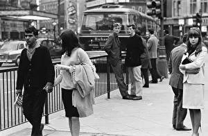 Rickards: People at Piccadilly Circus, London