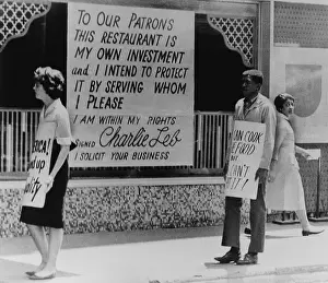 Segregationist: People picketing outside an Atlanta restaurant ?