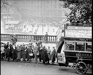 People Queueing For A Bus In Trafalgar Square