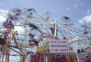 Thrill: People - Ride - Amusement Park