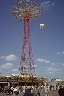 Thrill: People - Ride - Amusement Park