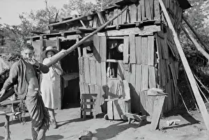 Squatters: People - sharecroppers - poverty - poor