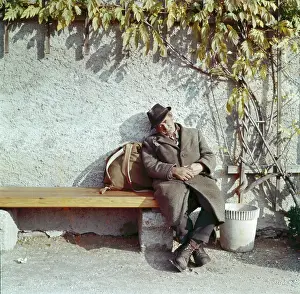 Rucksack: People Sleeping -