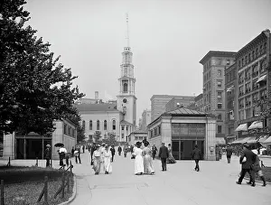 Tremont: People - Street - Mall - Boston