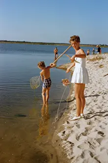 Crabbing: People - summer - crabbing - beach