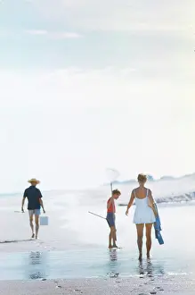 Crabbing: People - summer - crabbing - beach