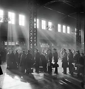 Concourse: People, Union Station, Chicago, World War II, historical